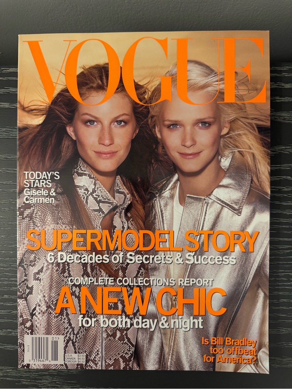 Vogue Magazine January 2000: Cover - Gisele Bundchen / Carmen Kass